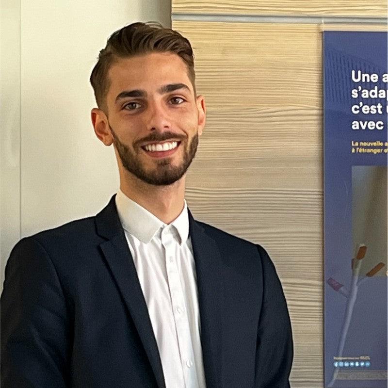 Représent d'Eco Wayve représentant l'exigence du terrain pour l'entretien écologique du linge