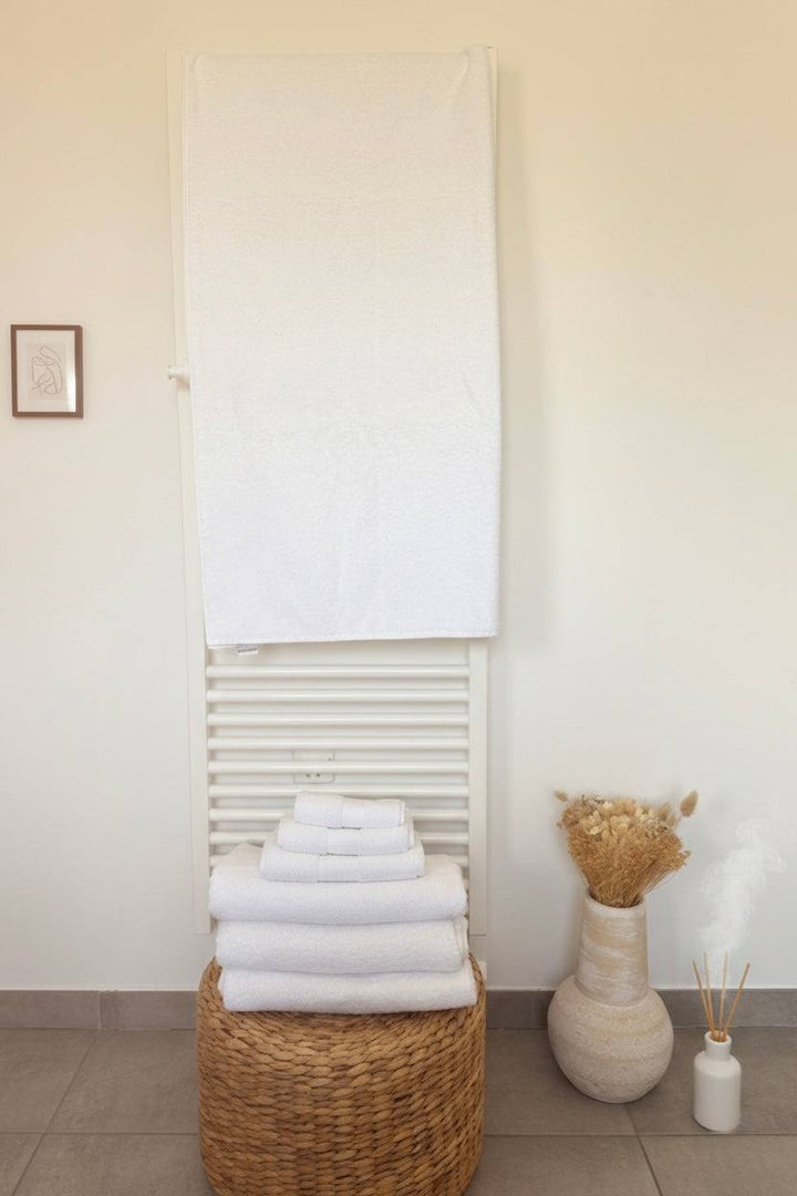 Drap de bain XL 100x150 cm qualité hôtelière revalorisée, absorbant et résistant aux lavages intensifs.