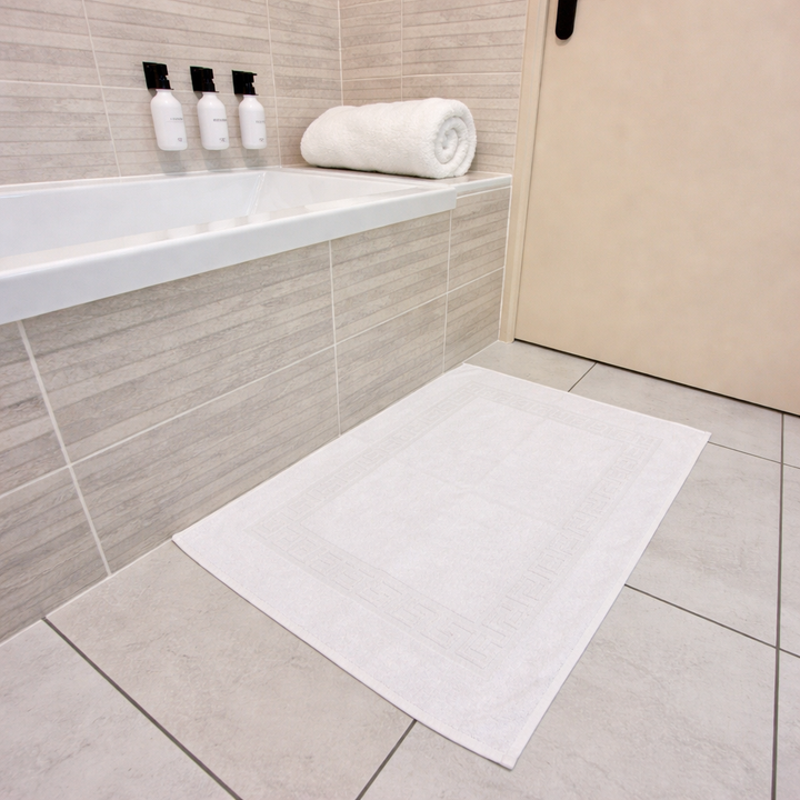 Tapis de bain hôtelier blanc 50x75 devant douche - qualité hôtelière Ecowayve