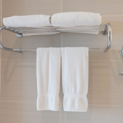 Serviette 45x90 cm style hôtel, coton épais et durable, linge revalorisé issu d’établissements hôteliers,